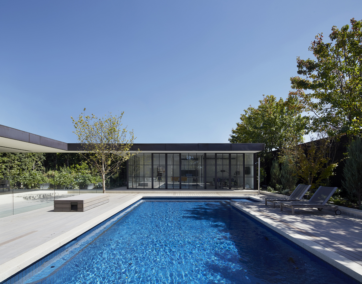 Pool in a Hopetoun Road residence by B.E Architecture