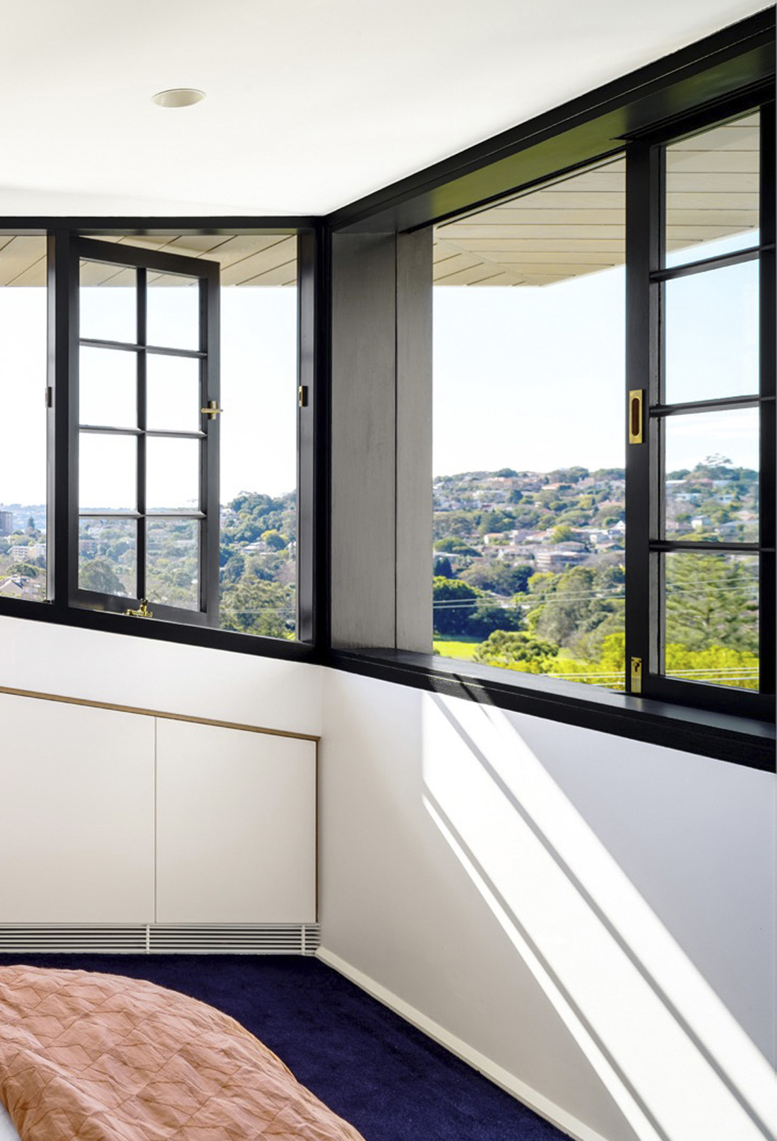 Panoramic Window Design by Luigi Rosselli Architects