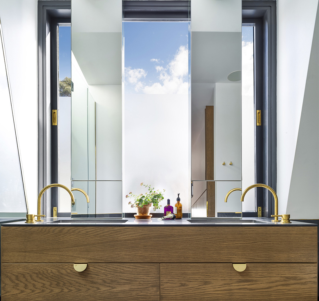 Vanity Mirror Solutions by Luigi Rosselli Architects