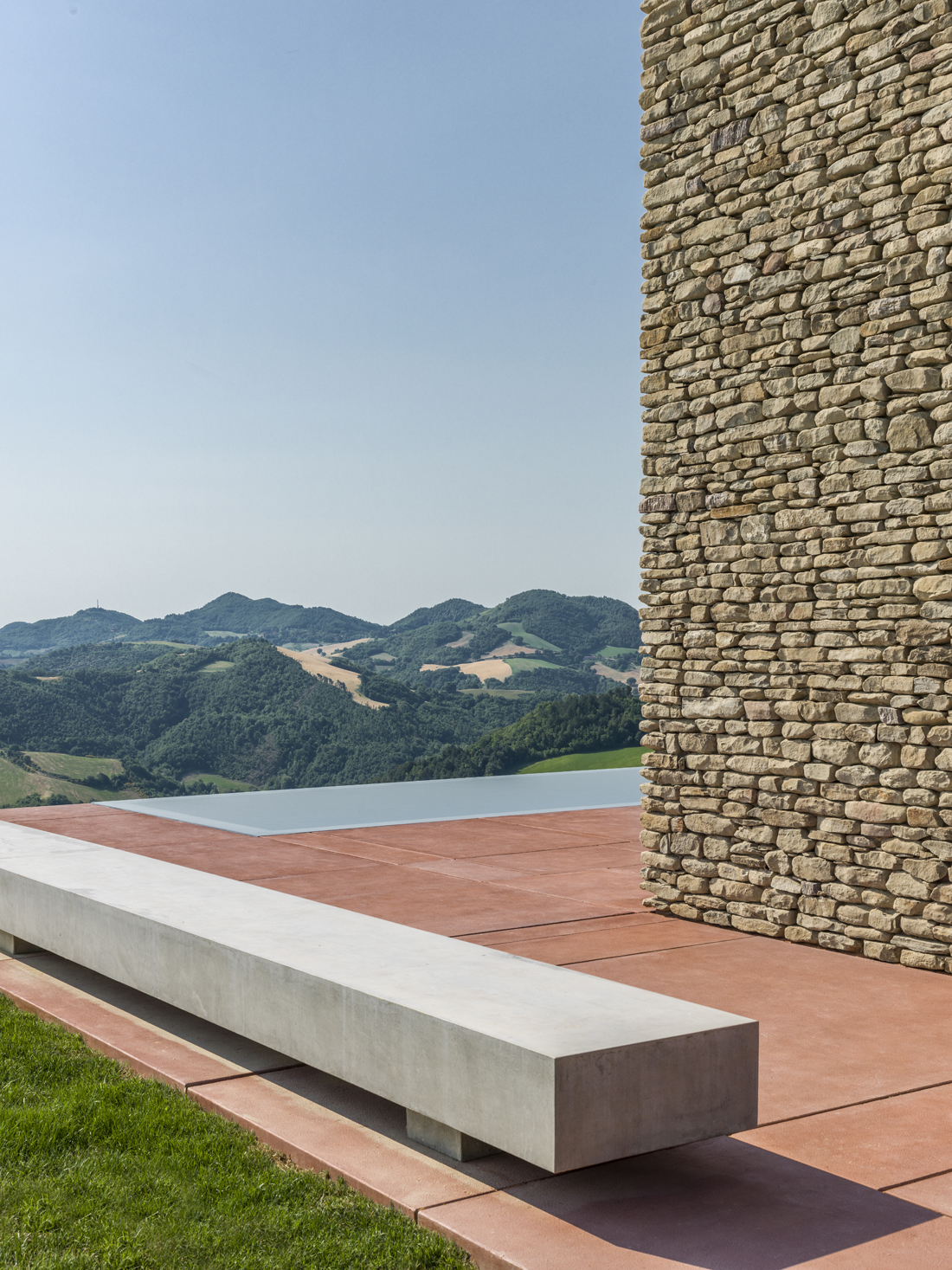 Modern Architecture In the Italian Countryside by GGA Architetti | DPAGES