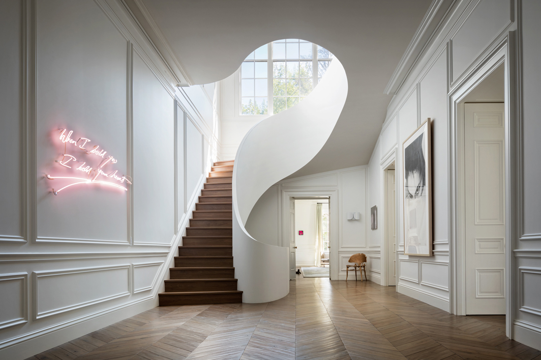 Sculptural Staircase by Steven Harris Architects 