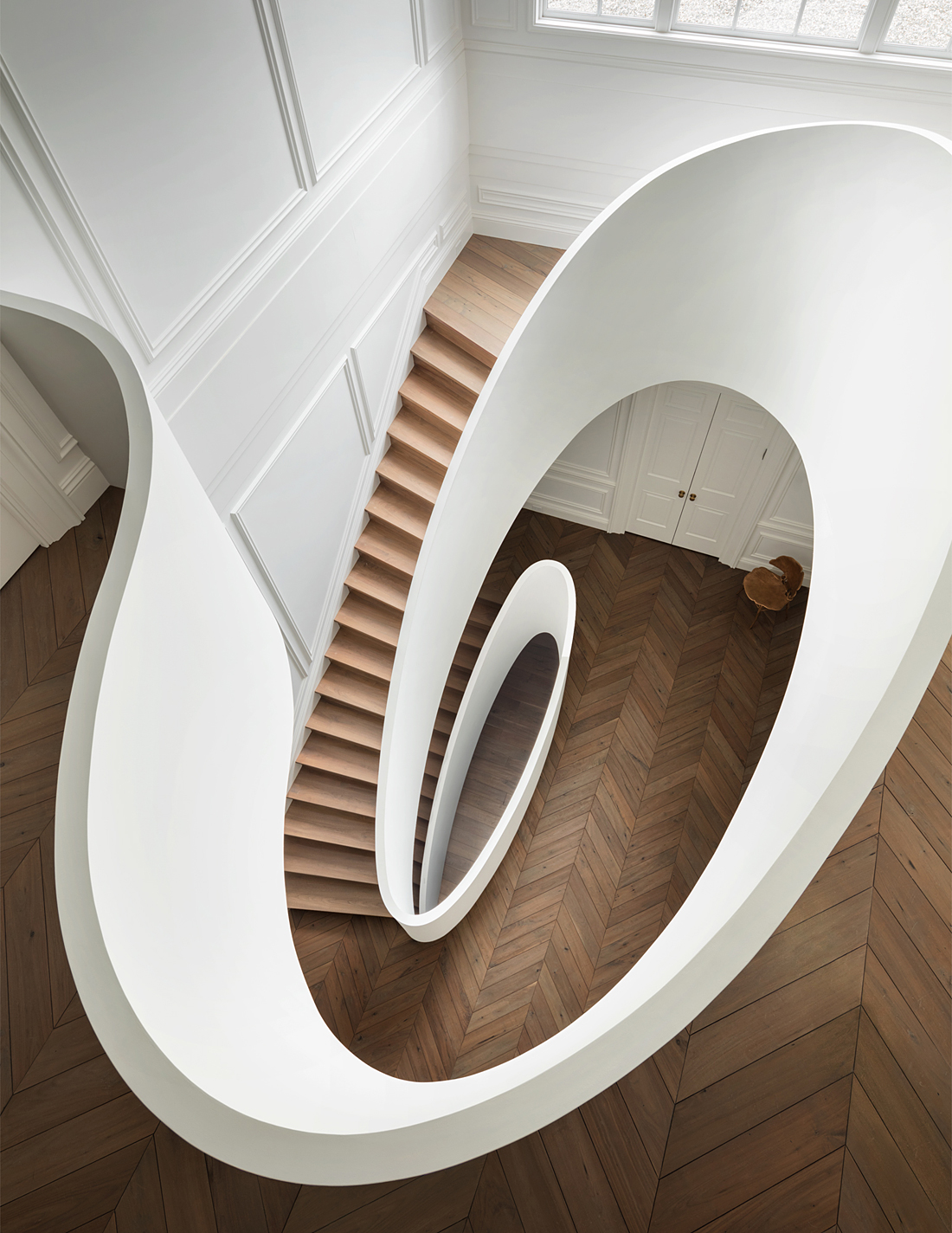 Sculptural Stairs by Steven Harris Architects 