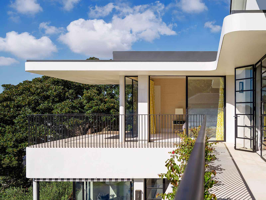Modern Balcony by Luigi Rosselli Architects | DPAGES