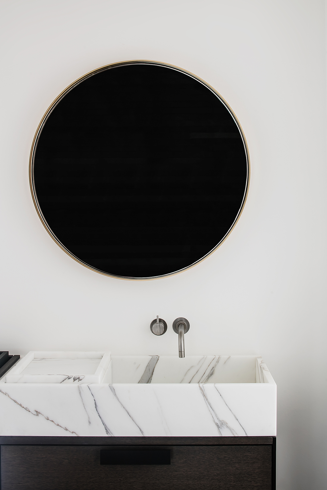 Minimal Bathroom Design by Frederic Kielemoes | DPAGES