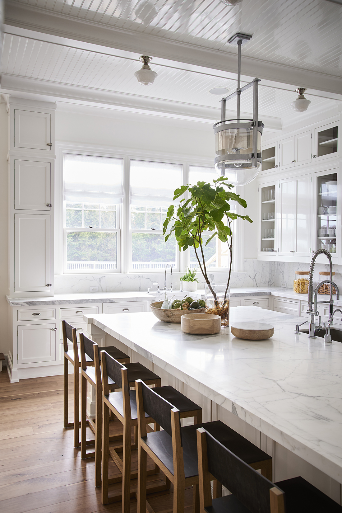 Timeless White Kitchen by Timothy Godbold | DPAGES
