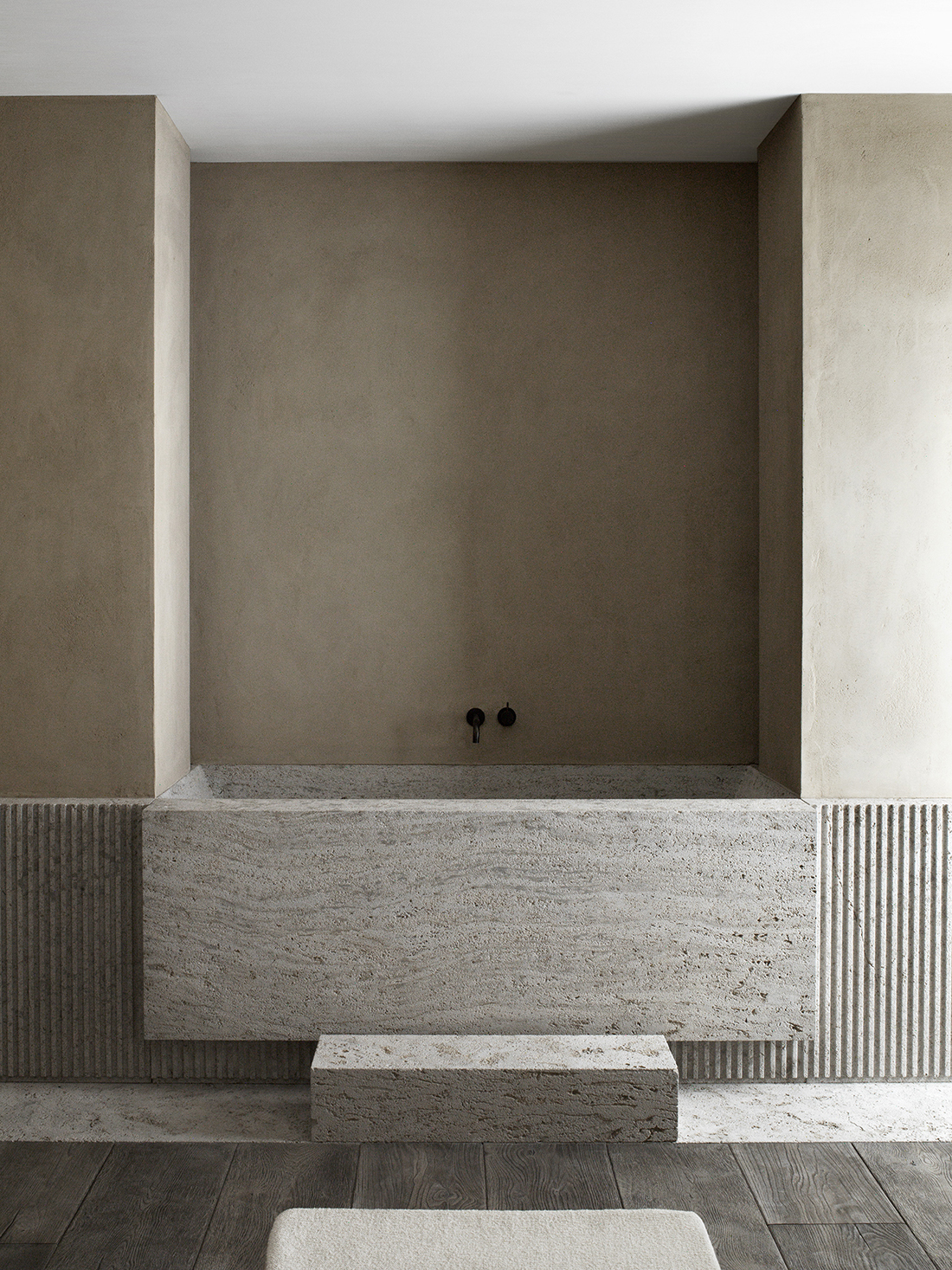 Minimal Bathtub by Nicolas Schuybroek | DPAGES