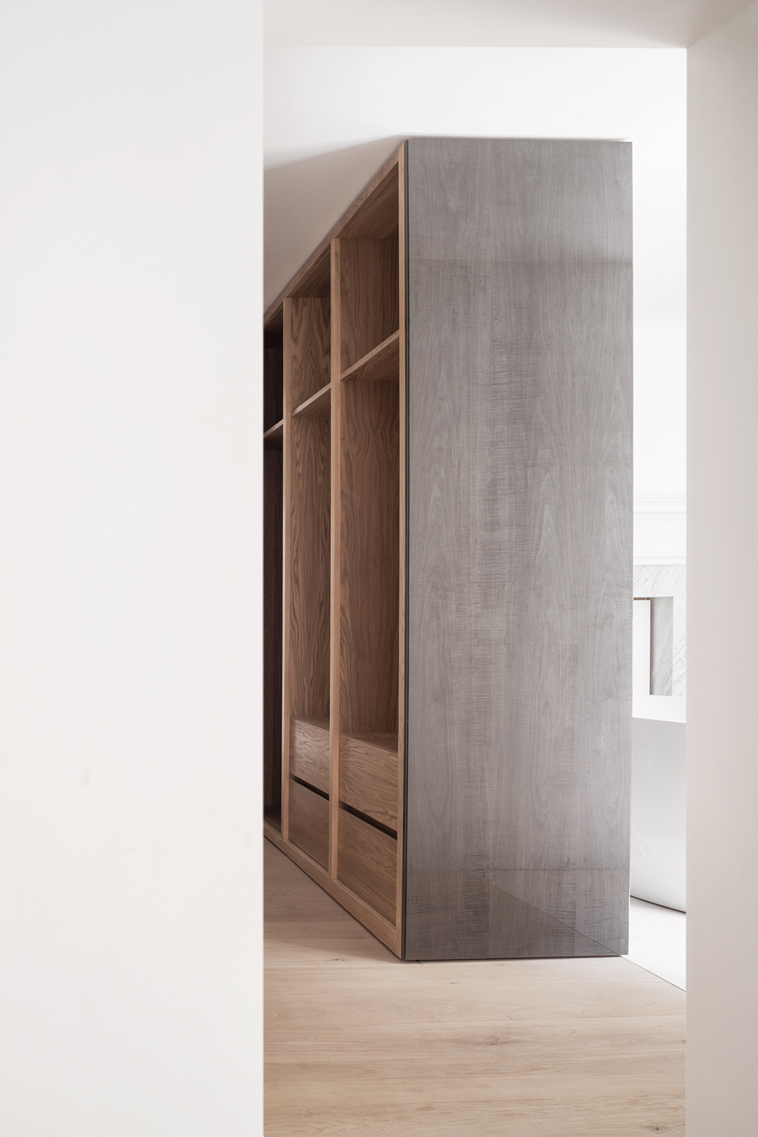 Custom Closet Design by HASA Architects | DPAGES
