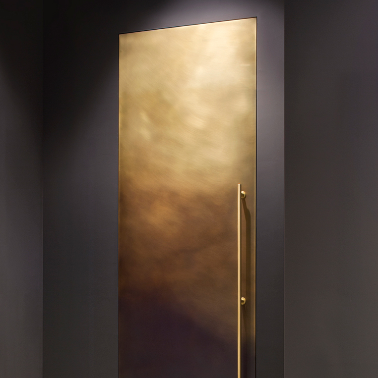 Linvisibile Luxury Brass Door | DPAGES