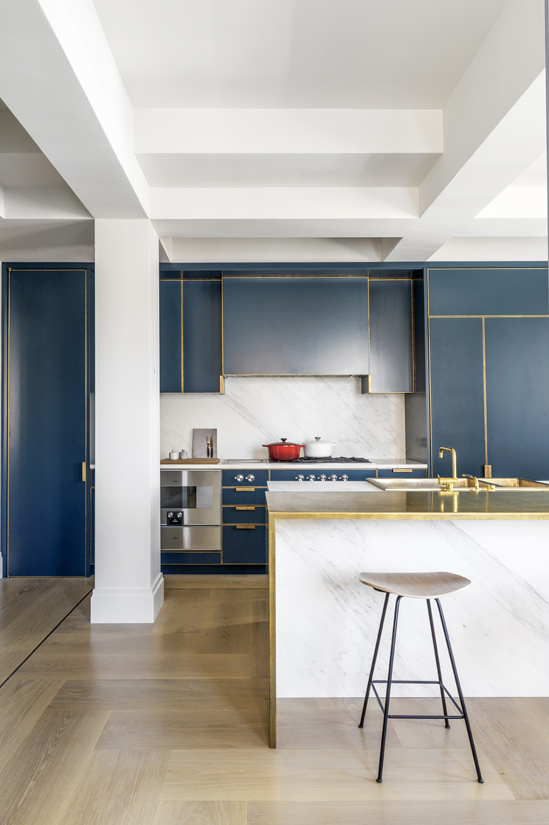 Contemporary Blue Kitchen | DPAGES