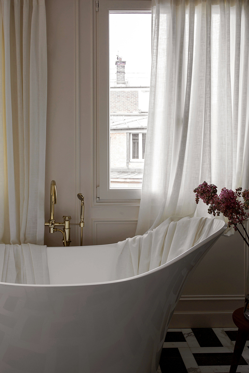 Paris Bathroom | DPAGES