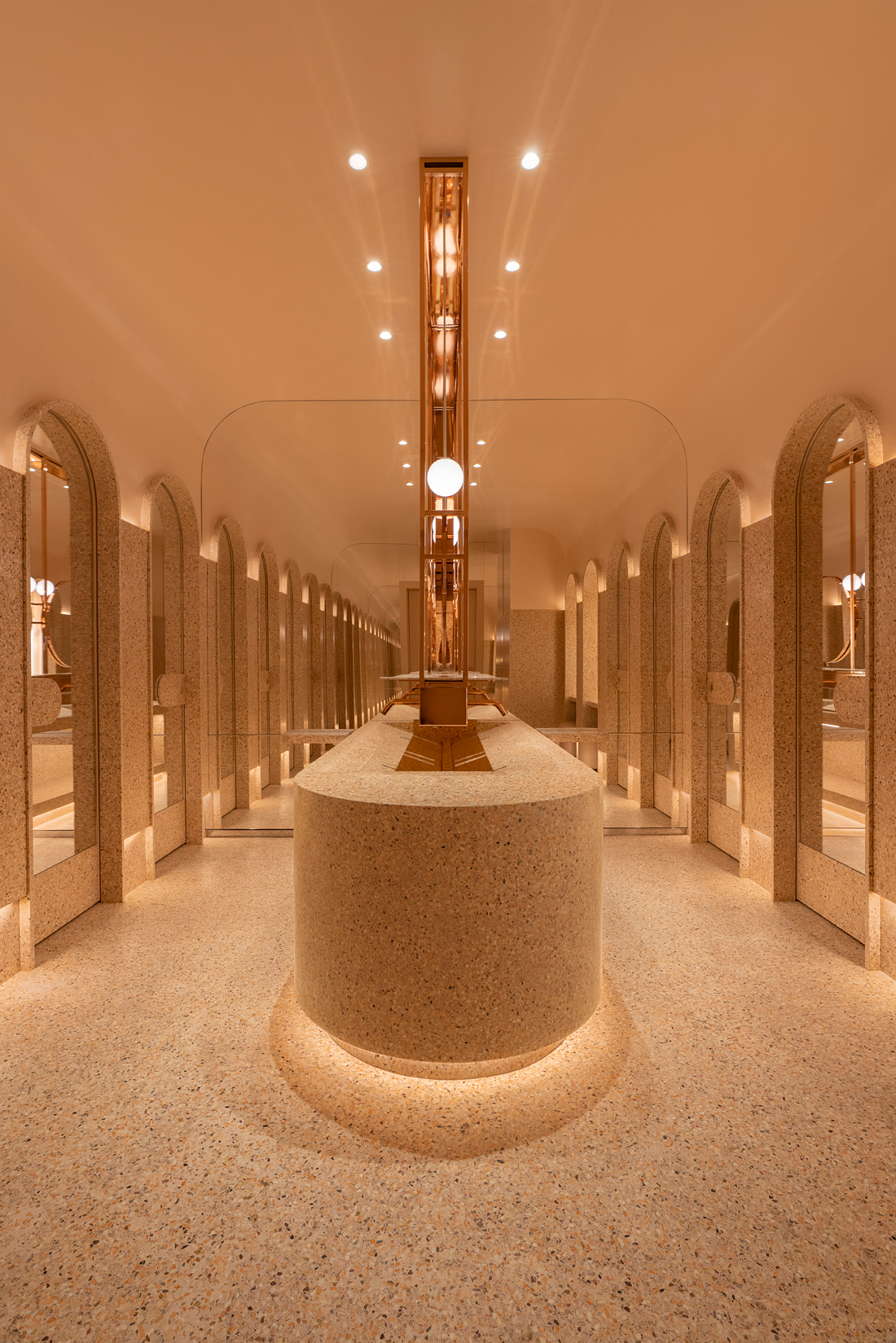 Luxury Hotel Bathroom | DPAGES