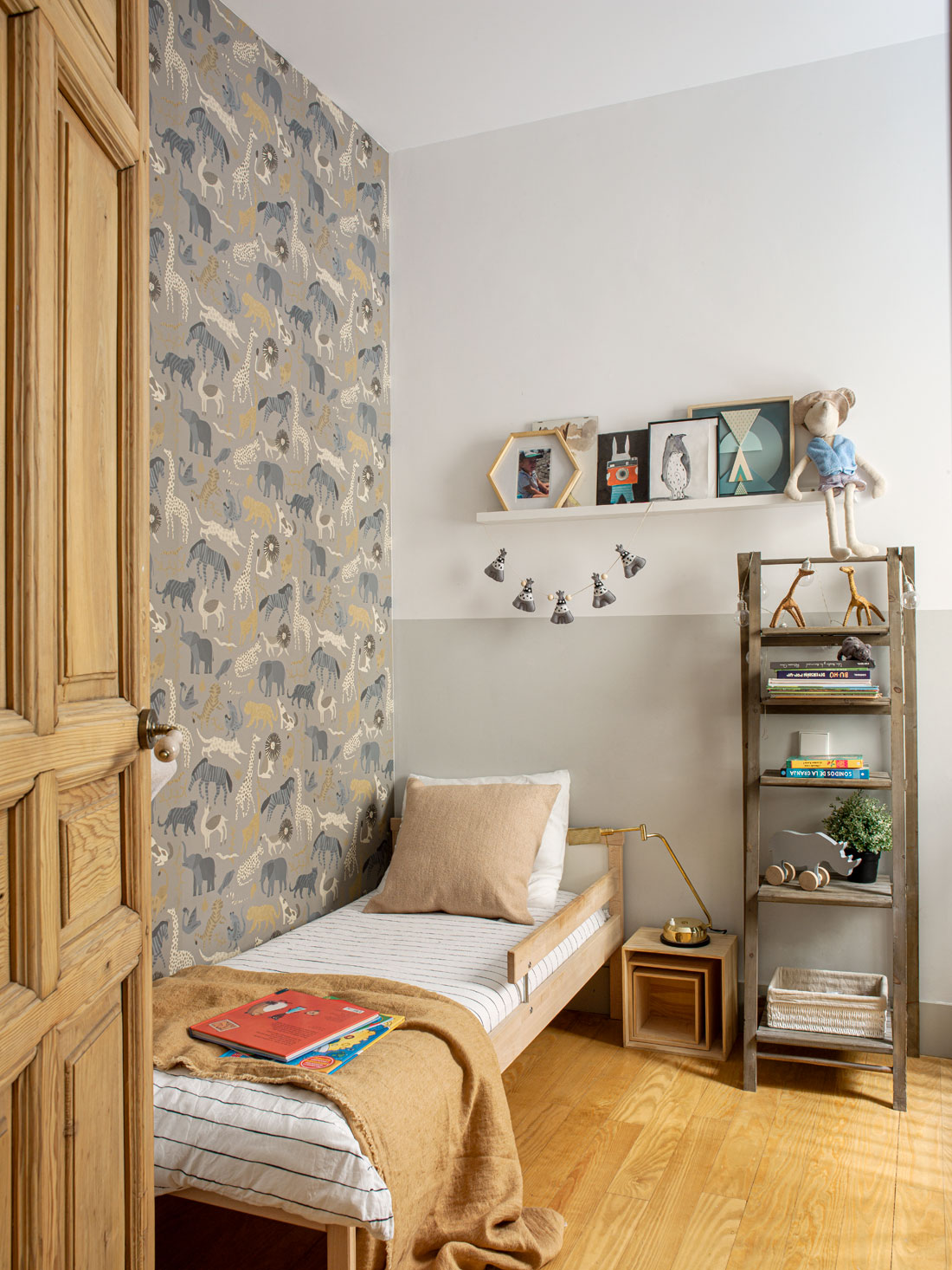 Kids Room Wallpaper | DPAGES