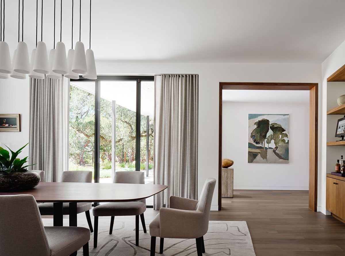 Minimalist Dining Room Design | DPAGES