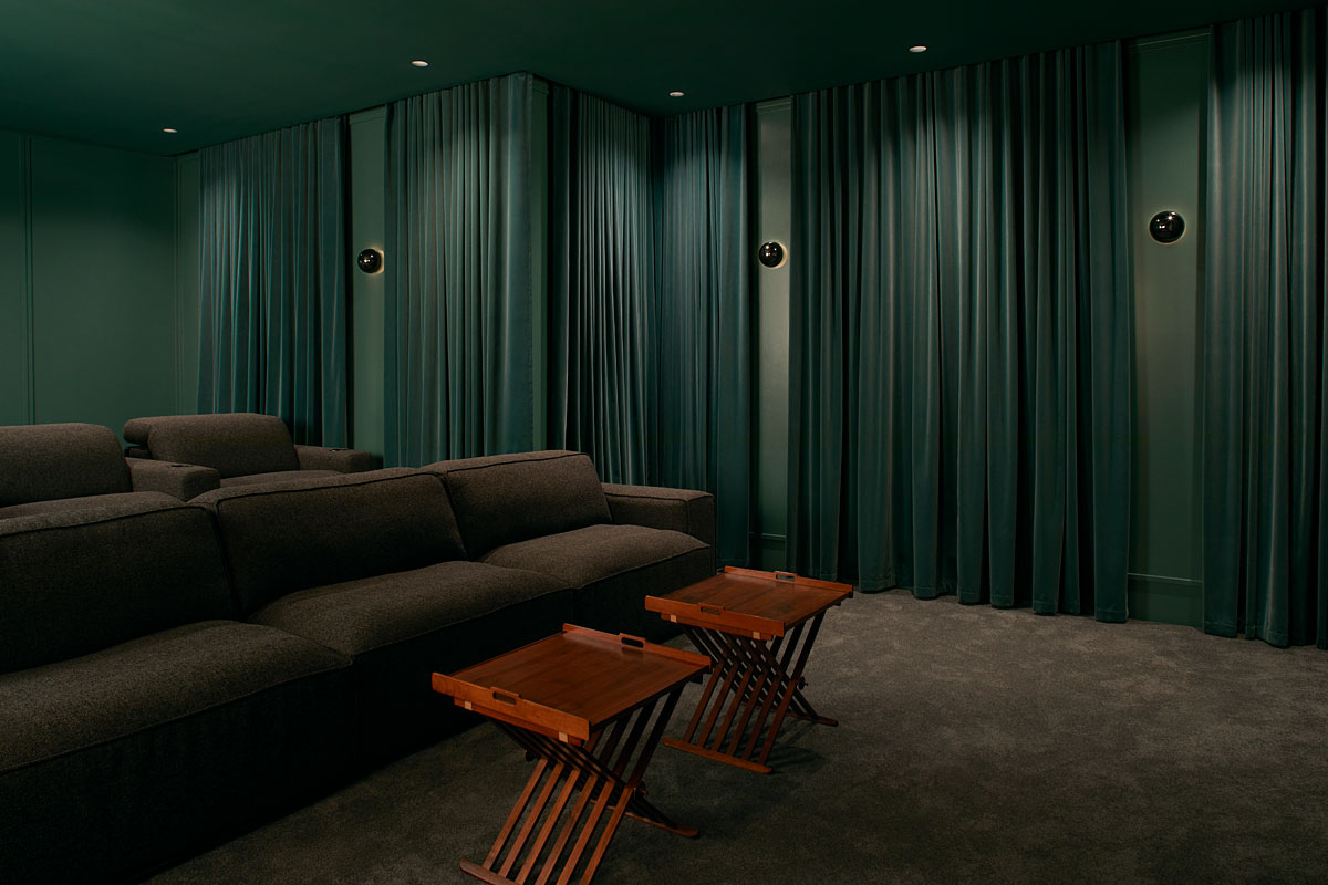 Cozy Home Movie Room | DPAGES