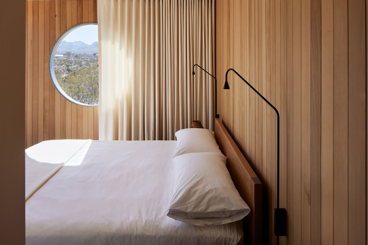Modern Bedroom w/ Minimalist Lighting | DPAGES