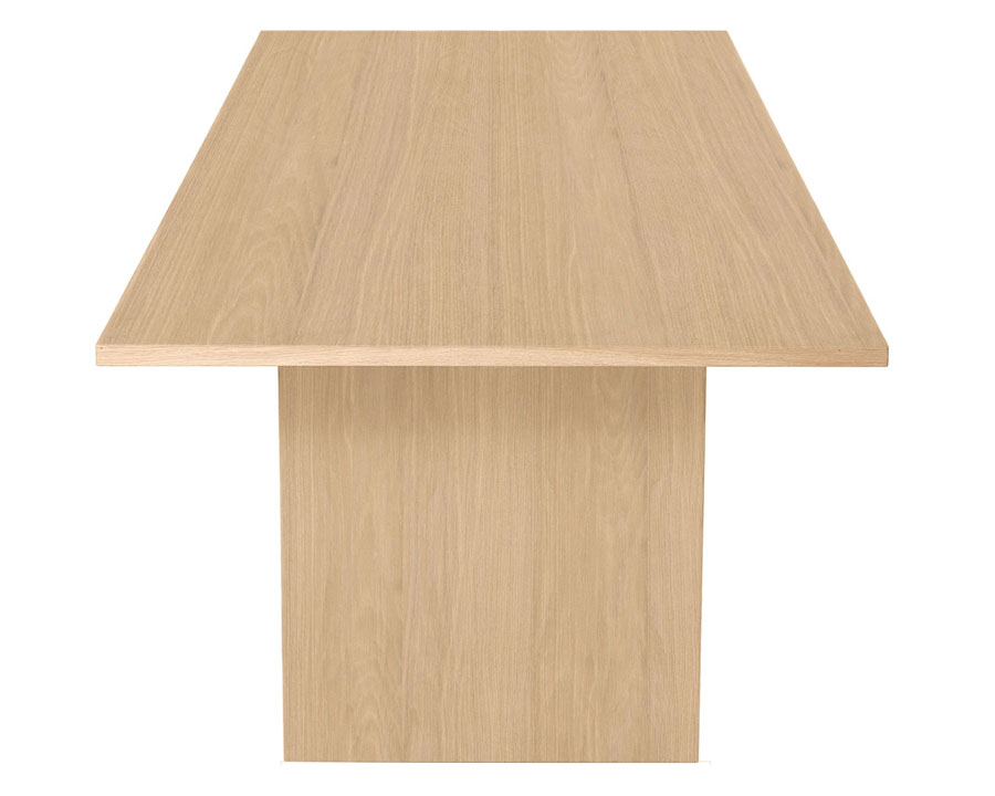 Gubi Private Dining Table in Oak | DSHOP