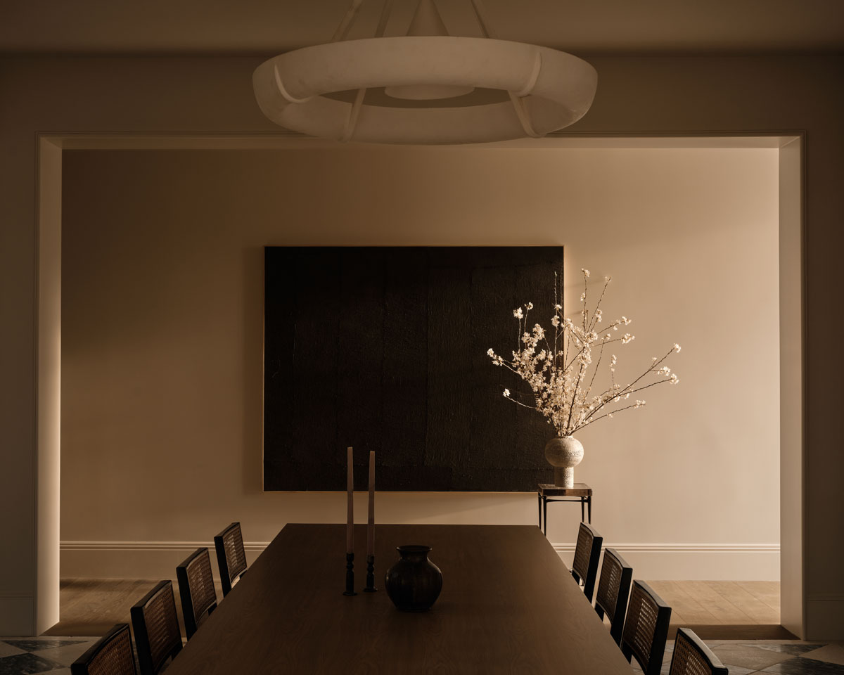 Minimalist Dining Room | DPAGES