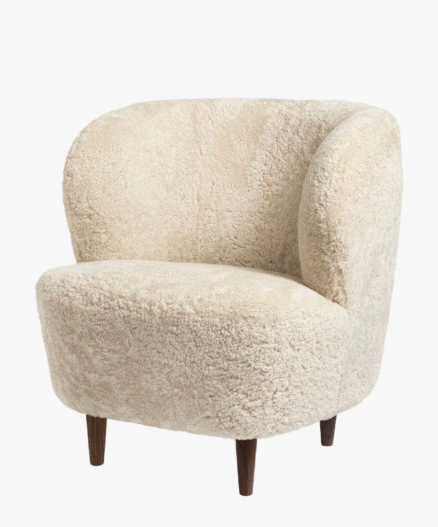 Gubi Stay Lounge Chair in Sheepskin | DSHOP