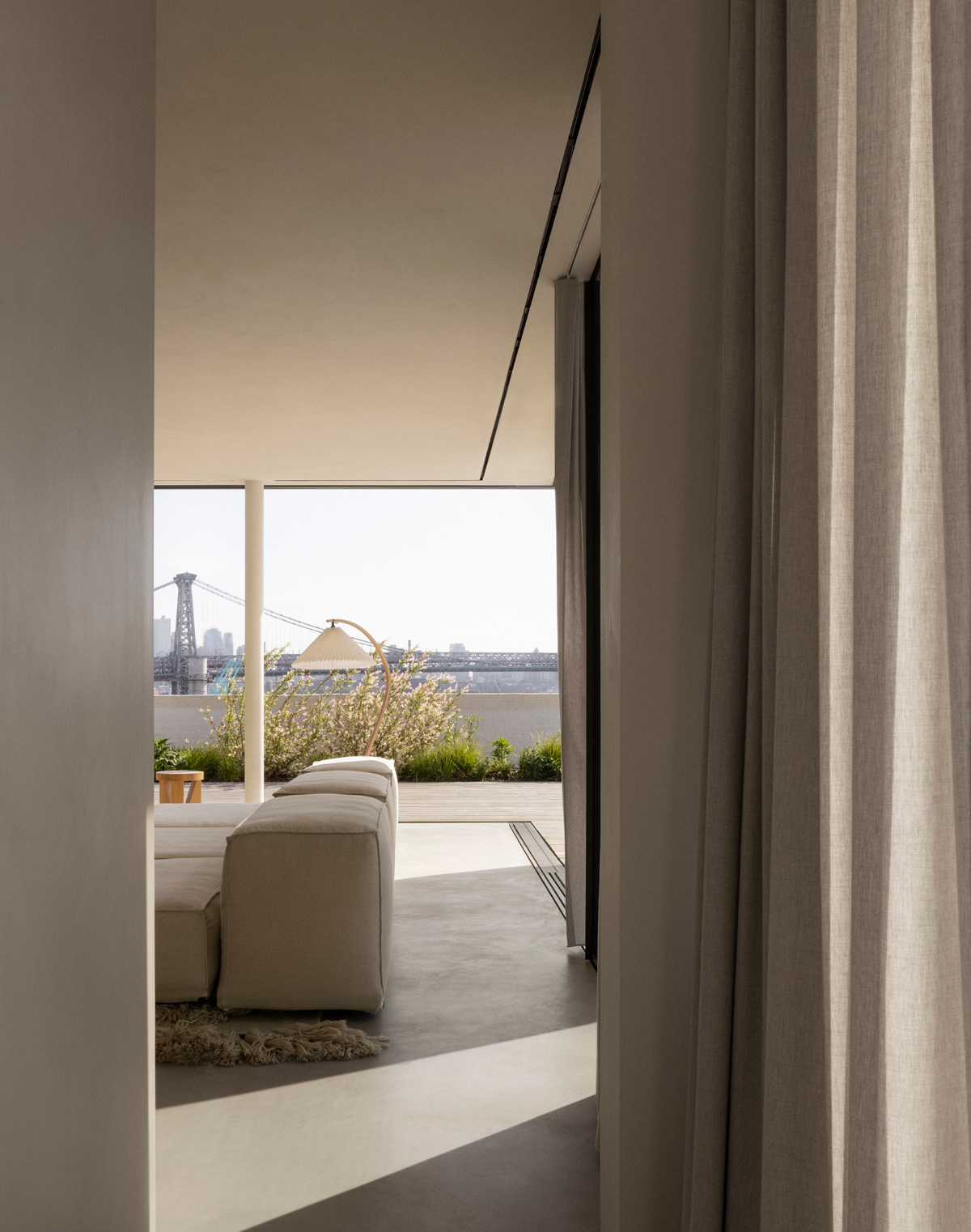 A Lofty Brooklyn Penthouse - DPAGES - a design publication for lovers ... - Penthouse Apartments With Notorious Art Statement