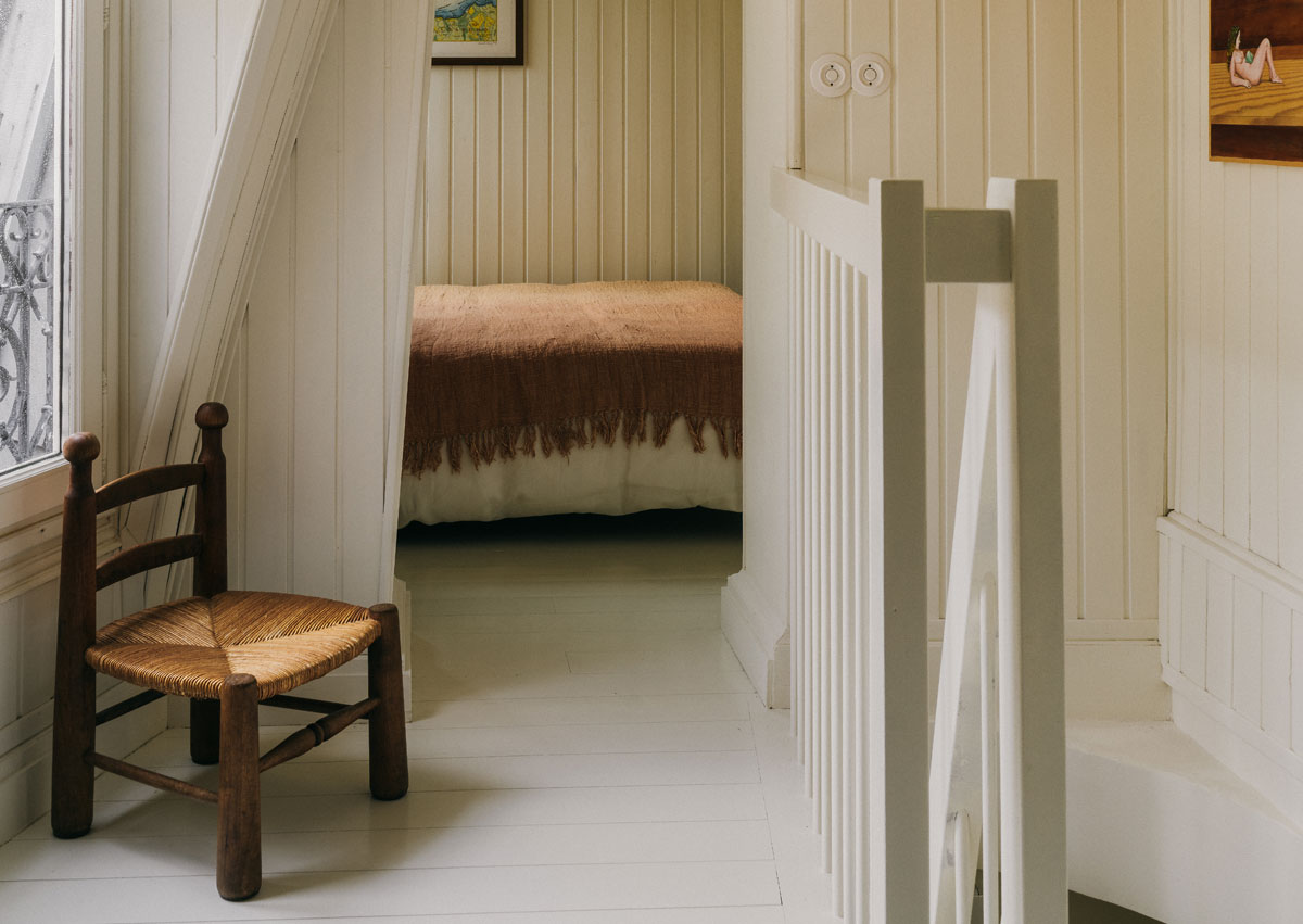 Cozy White Bedroom 