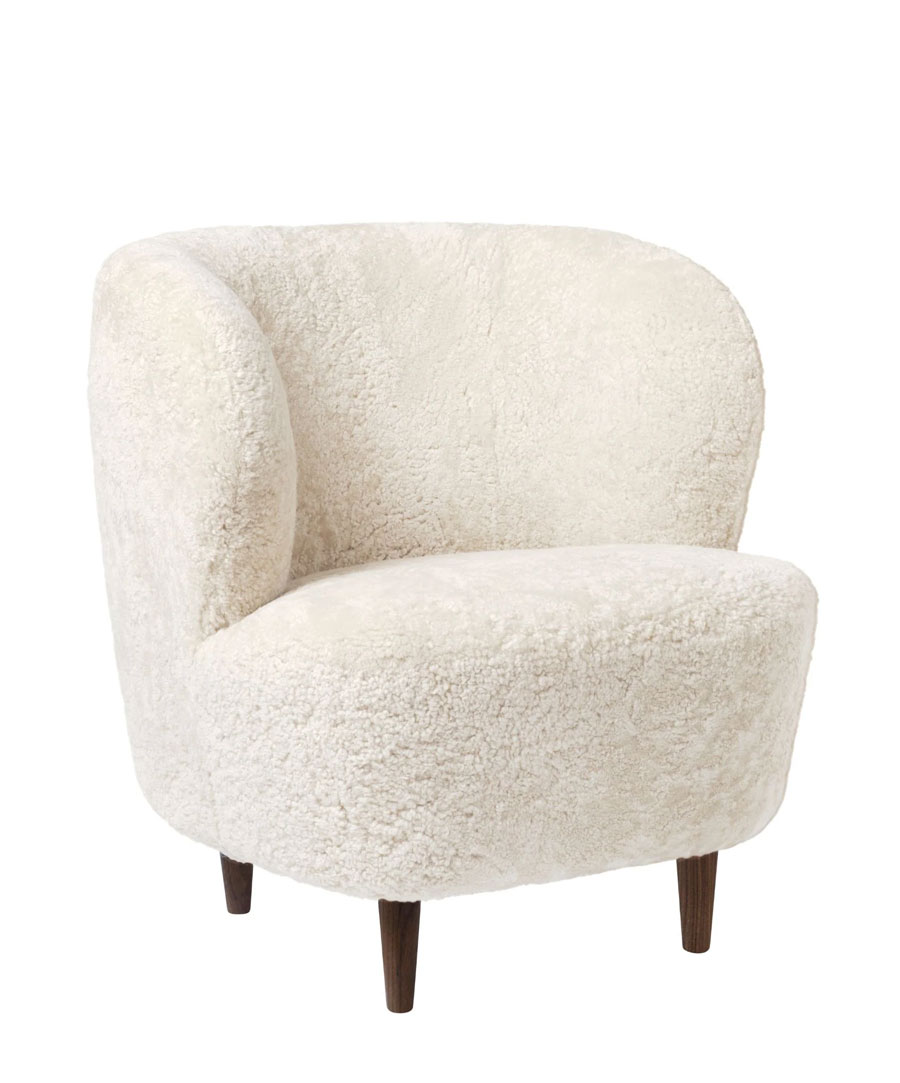 Gubi Stay Lounge Chiar in Sheepskin | DSHOP